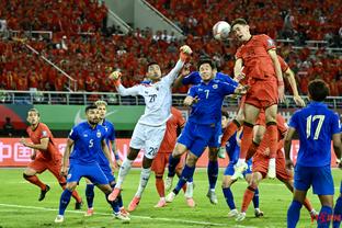 约旦半场便完成反超，韩国女球迷一脸茫然 若有所思